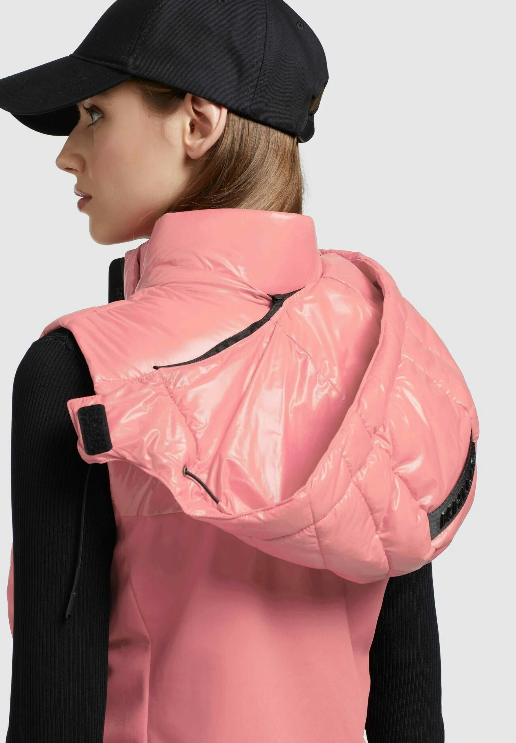 Khujo Fabia Shiny - Chaleco - Rosa 9 Khujo Fabia Shiny - Chaleco - Rosa - Imagen 7